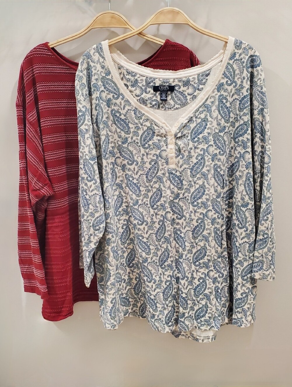 CHAPS Women's LOT OF 2 Tops Sz 2X/3X Blue Paisley & Red ¾ Sleeve Casual Fall